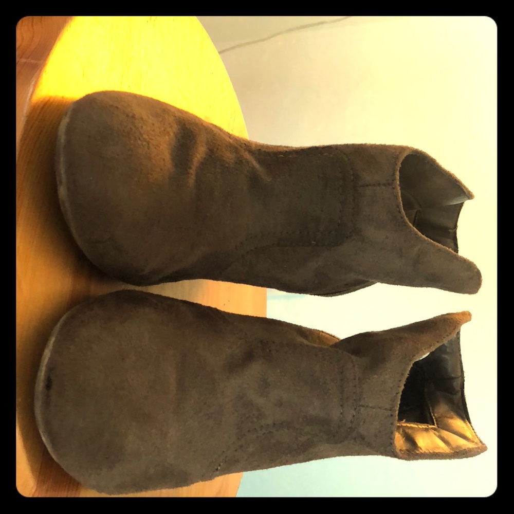 Heeled boots